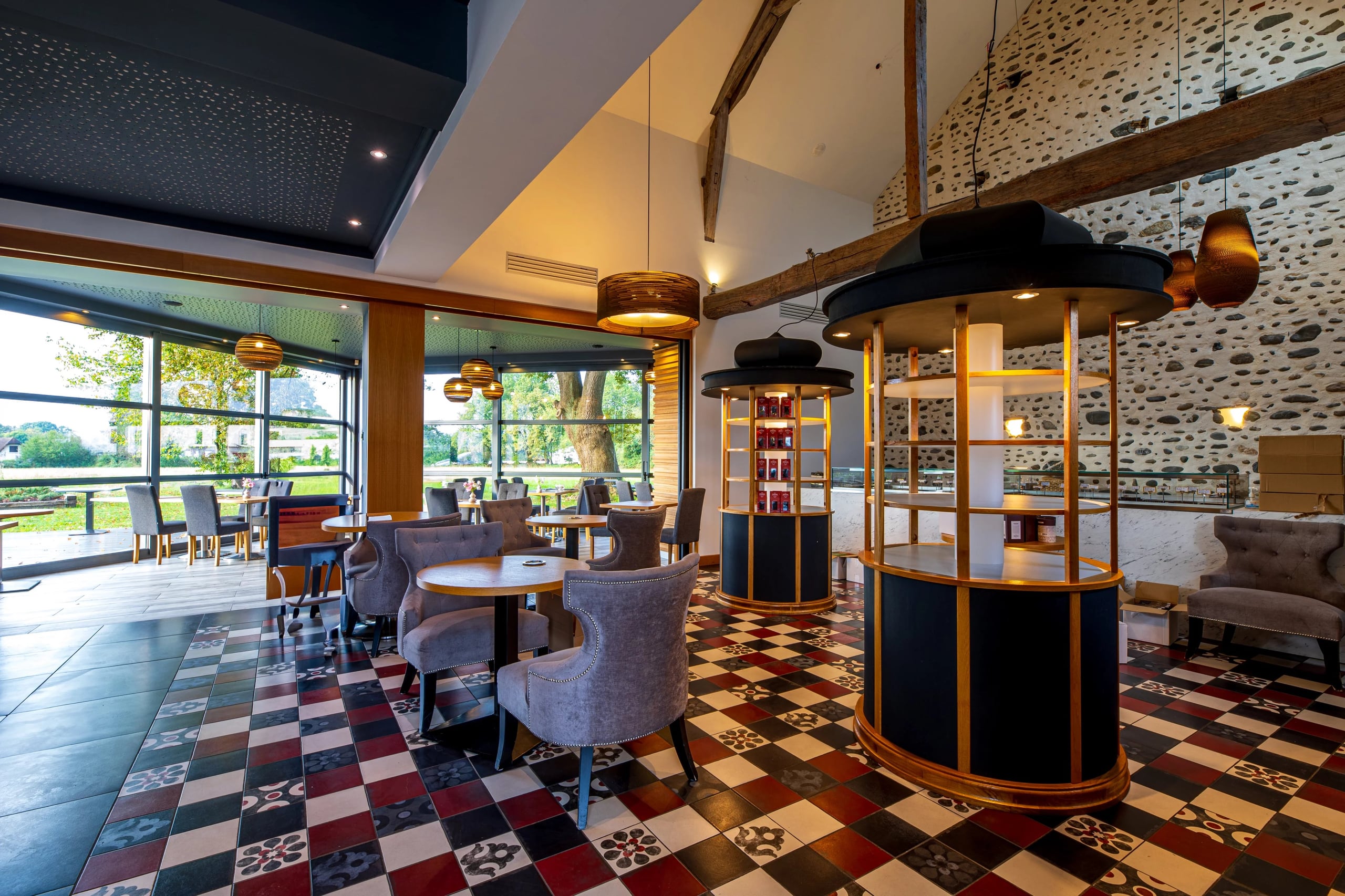 PAU / IDRON – RESTAURANT DE CARACTÈRE AVEC TERRASSE ET PARKING PRIVATIF